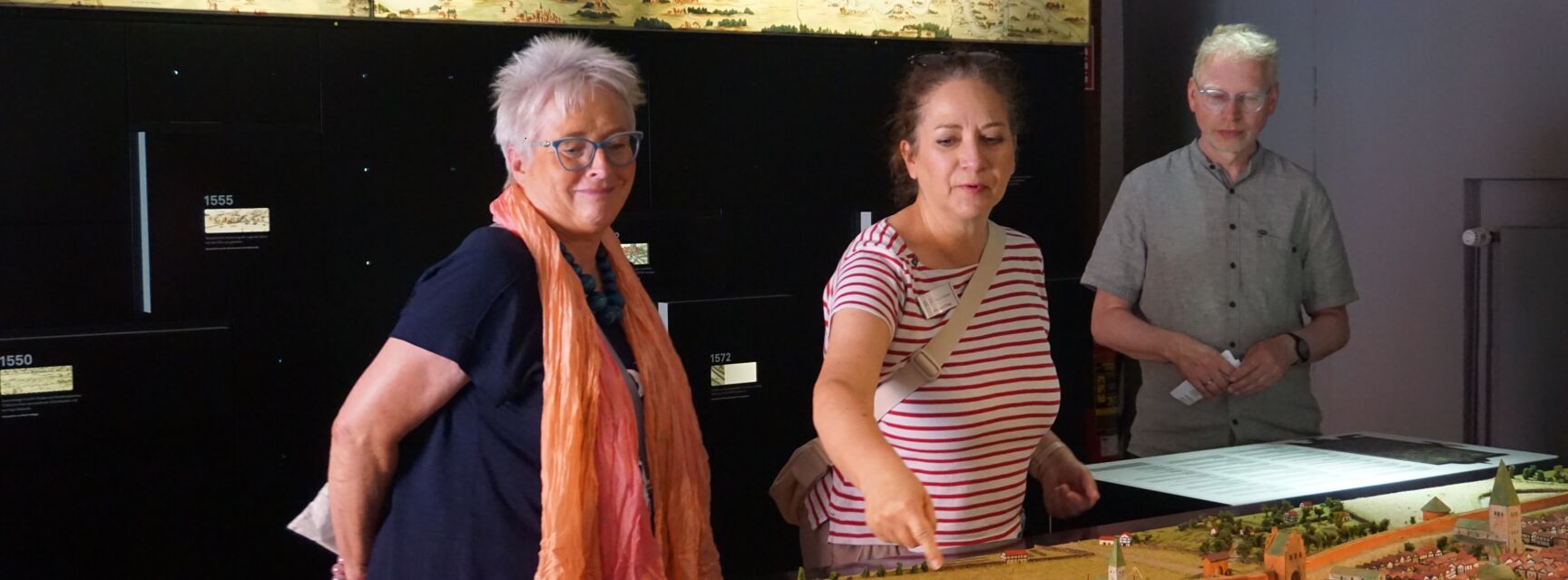 Führung_Hanse_Hökerwaren_Juli24_LWA (c) STADE Marketing und Tourismus GmbH Führung_Hanse_Hökerwaren_Juli24_LWA (c) STADE Marketing und Tourismus GmbH