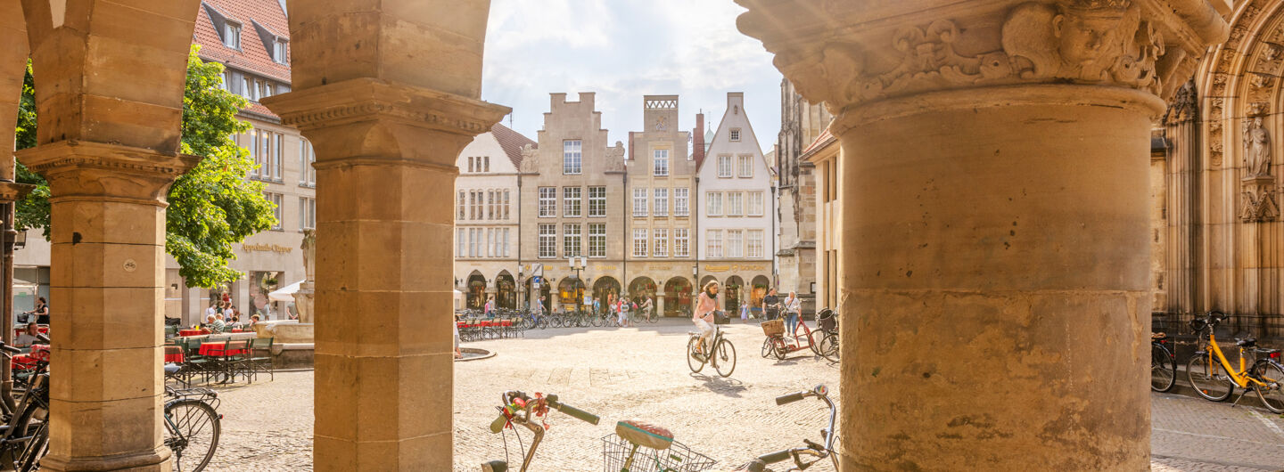 St. Lamberti’s Church square arcade - photographer Dagmar Schwelle