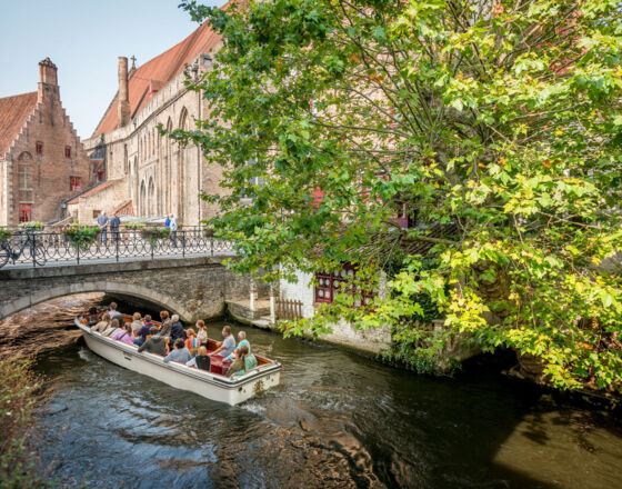Brügge mit dem Boot ©Jan Darthet, Visit Bruges