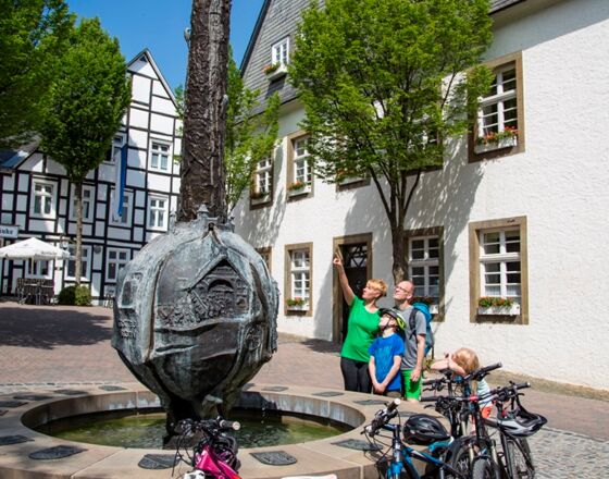 Geschichtsbrunnen Brilon ©Sabrinity