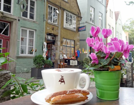 BTZ_5647_Schnoorkonditorei-Kaffee und Kaffeebrot ©Ingrid Krause