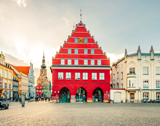 Rathaus im Abendlicht ©Wally Pruss