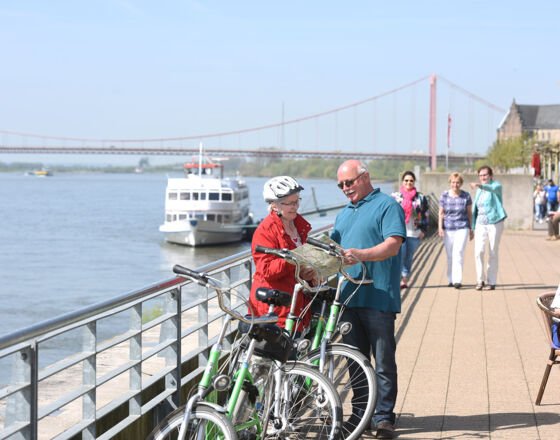 Emmerich-Radelpause am Rhein