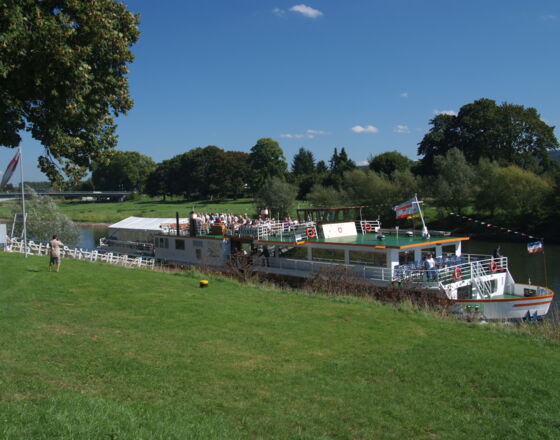 Weserschifffahrt in Höxter © Sigurd Elert Weserschifffahrt in Höxter © Sigurd Elert
