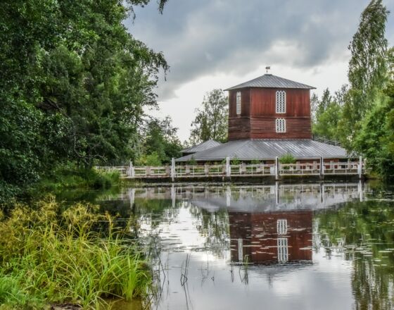 Der Hochofen der Eisenhütte von Leineperi © Esko Pamppunen Der Hochofen der Eisenhütte von Leineperi © Esko Pamppunen