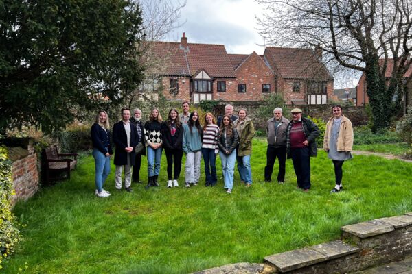 Group photo in front of the friary © Youth Hansa